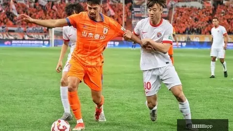 雅凯表现抢眼，红军球迷热议：科纳特成配角，阿劳霍转会传闻再升级